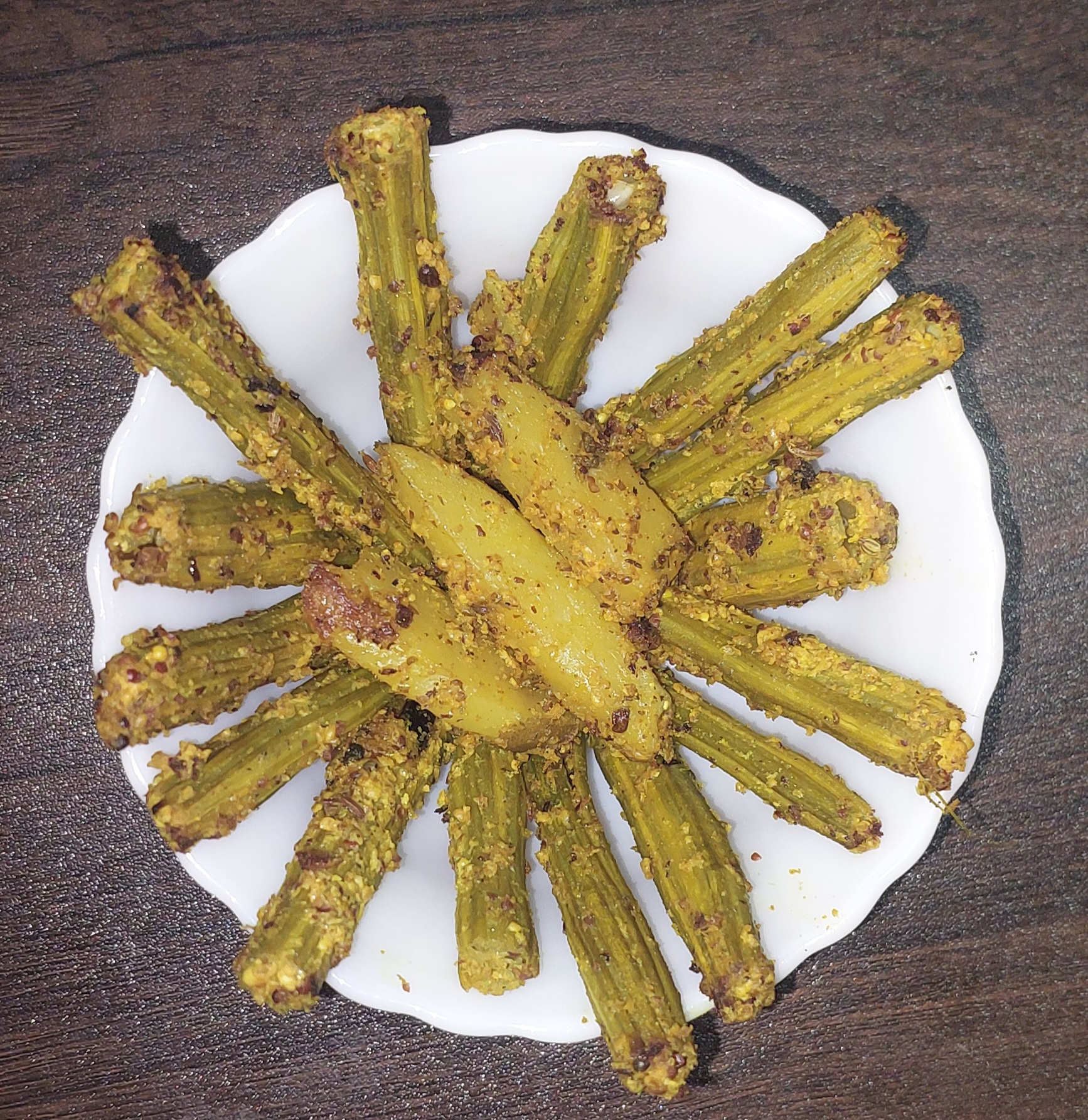 CHHUIN ALOO BHAJAA